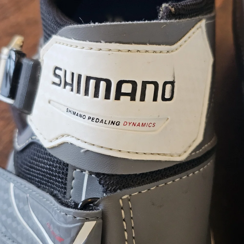 EUC SHIMANO SH-R087G Men’s Road Cycling Shoes Grey Size 44